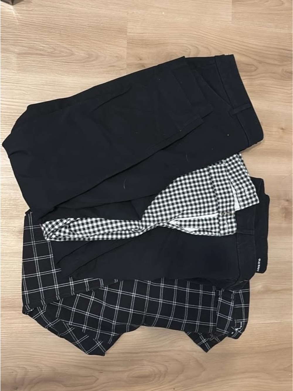 Old Navy Black Women’s high rise pixie work slacks (qty 4)